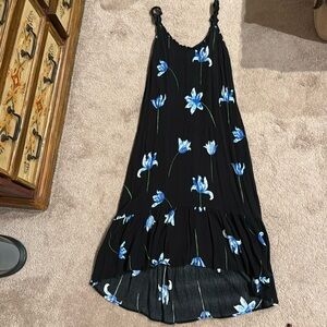 Gibsonlook hi/low black flower dress size medium